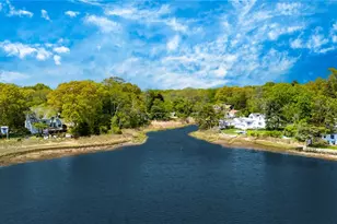 47 Meadowbrook Dr, Barrington, RI 02806 - Photo 2