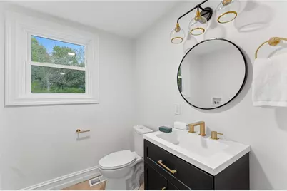 2294 Kingstown Road, South Kingstown, RI 02881 - Photo 18