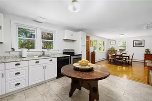 10 Summer St, Jamestown, RI 02835 - Photo 12