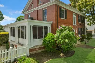 144 Marbury Ave, Pawtucket, RI 02860 - Photo 2