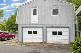628 Robinson St, Woonsocket, RI 02895 - Photo 4