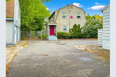 628 Robinson Street, Woonsocket, RI 02895 - Photo 2