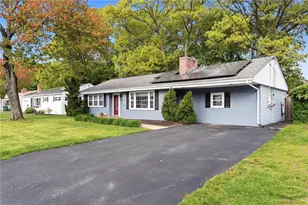 43 New Britain Dr, Warwick, RI 02889 - Photo 2
