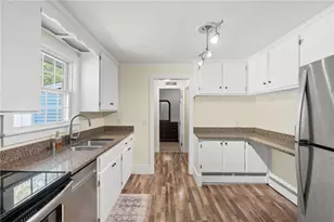 43 New Britain Dr, Warwick, RI 02889 - Photo 8