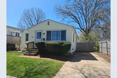 315 Grosvenor Avenue, East Providence, RI 02914 - Photo 2