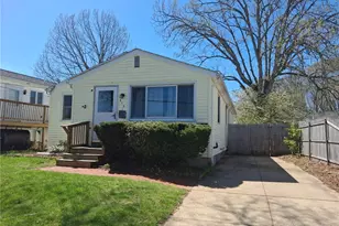 315 Grosvenor Ave, East Providence, RI 02914 - Photo 2