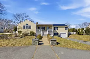 52 Viking Dr, Portsmouth, RI 02871 - Photo 2