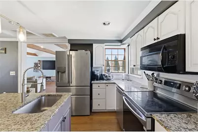 52 Viking Drive, Portsmouth, RI 02871 - Photo 12