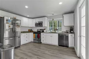 19 Hardwick St, Cumberland, RI 02864 - Photo 6