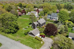 6 Baldwin Rd, Middletown, RI 02842 - Photo 10