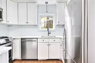 52 County Rd, Barrington, RI 02806 - Photo 4