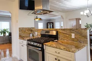 34 Shore Rd, East Providence, RI 02915 - Photo 16