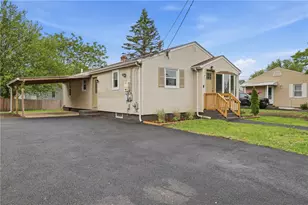 50 Prentice Ave, Pawtucket, RI 02860 - Photo 2