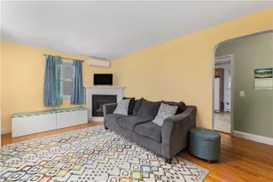 106 Martin St, Pawtucket, RI 02861 - Photo 6