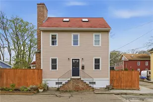 51 Callender Ave, Newport, RI 02840 - Photo 1