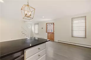 51 Callender Ave, Newport, RI 02840 - Photo 6