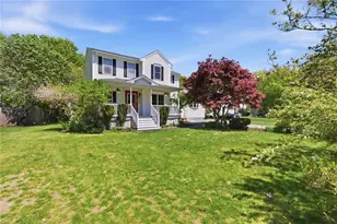 57 Hunters Crossing Dr, Coventry, RI 02816 - Photo 2