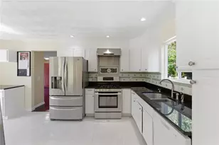 57 Hunters Crossing Dr, Coventry, RI 02816 - Photo 6