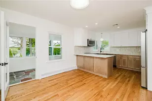 25 Pensaukee Ave, North Providence, RI 02911 - Photo 14
