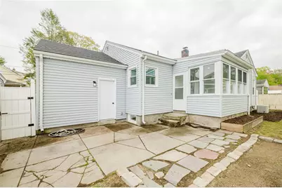 25 Pensaukee Avenue, North Providence, RI 02911 - Photo 4