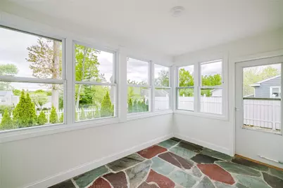 25 Pensaukee Avenue, North Providence, RI 02911 - Photo 20
