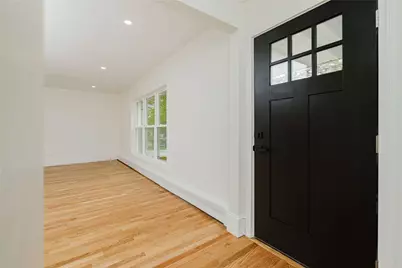 25 Pensaukee Avenue, North Providence, RI 02911 - Photo 8