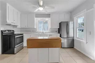 325 Church Ave, Warwick, RI 02889 - Photo 6
