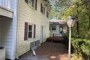 28 Hilltop Dr, Warwick, RI 02818 - Photo 8