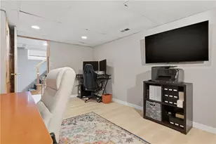 191 Long View Dr, Warwick, RI 02886 - Photo 24