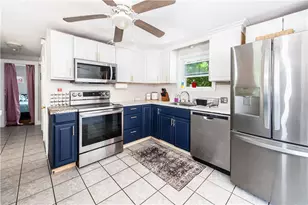 204 Harmony Ct, Warwick, RI 02889 - Photo 6