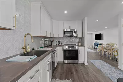 66 Girard Avenue #324, Newport, RI 02840 - Photo 4