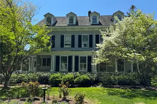 141 Narragansett Ave, Newport, RI 02840 - Photo 1