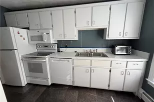 141 Narragansett Ave, Newport, RI 02840 - Photo 12