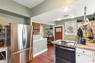 10 Burton Ave, East Providence, RI 02915 - Photo 14