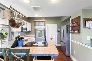 10 Burton Ave, East Providence, RI 02915 - Photo 12