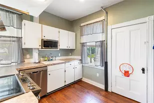 10 Burton Ave, East Providence, RI 02915 - Photo 10