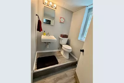 770 Metacom Avenue, Bristol, RI 02809 - Photo 32