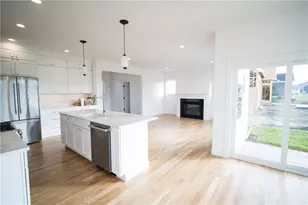 13 Revolution Wy, Portsmouth, RI 02871 - Photo 4