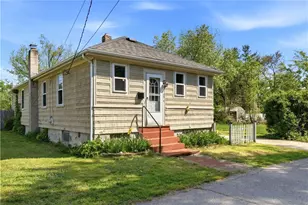 25 Oakdale St, Warwick, RI 02888 - Photo 2