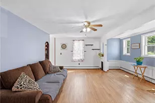 25 Oakdale St, Warwick, RI 02888 - Photo 8