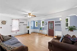 25 Oakdale St, Warwick, RI 02888 - Photo 6