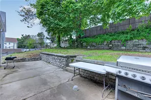 368 Hawkins St, Providence, RI 02904 - Photo 4
