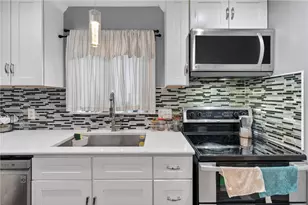 368 Hawkins St, Providence, RI 02904 - Photo 10