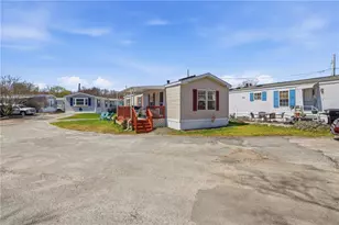27 Woodward Rd, Lincoln, RI 02865 - Photo 20