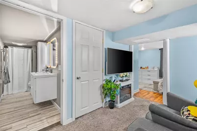 158 Gentian Avenue, Providence, RI 02908 - Photo 20