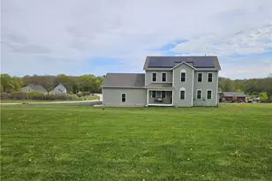 2 Legacy Dr, Sterling, CT 06377 - Photo 4