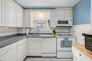 11 Doane St, Cranston, RI 02910 - Photo 12