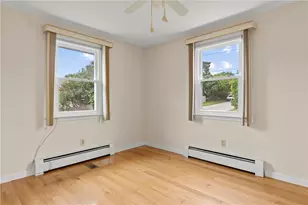 7 Esther St, Cranston, RI 02920 - Photo 18