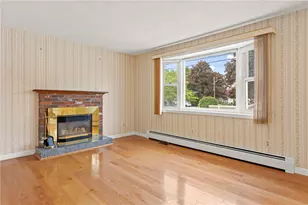 7 Esther St, Cranston, RI 02920 - Photo 4