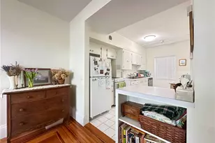 140 Humboldt Ave, Providence, RI 02906 - Photo 8